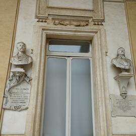 Monumenti e sottoscrizioni